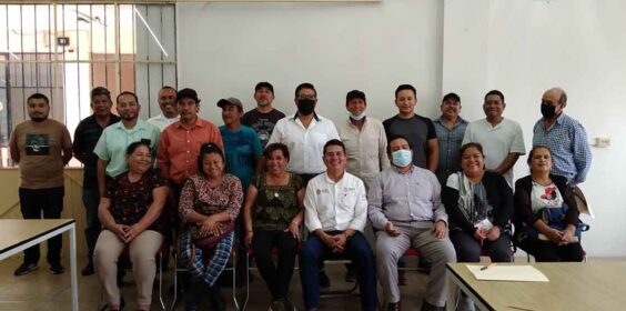 Atiende Gobernación a productores y artesanos del municipio de Teocelo