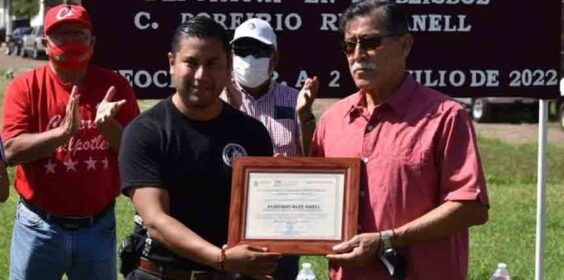 Recibe Exbeisbolista profesional teocelense homenaje
