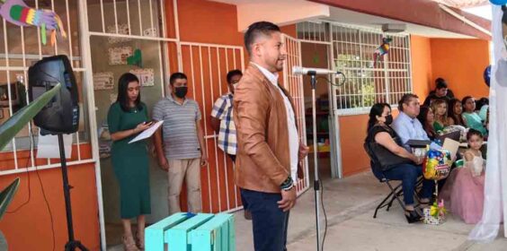 El respeto, uno de los grandes valores que inculcan maestros teocelenses: Anell Reyes