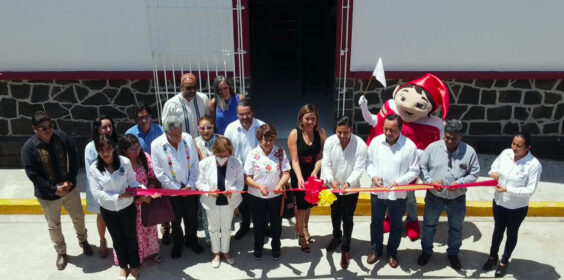 Inaugura Gobierno de Teocelo Biblioteca Mpal.